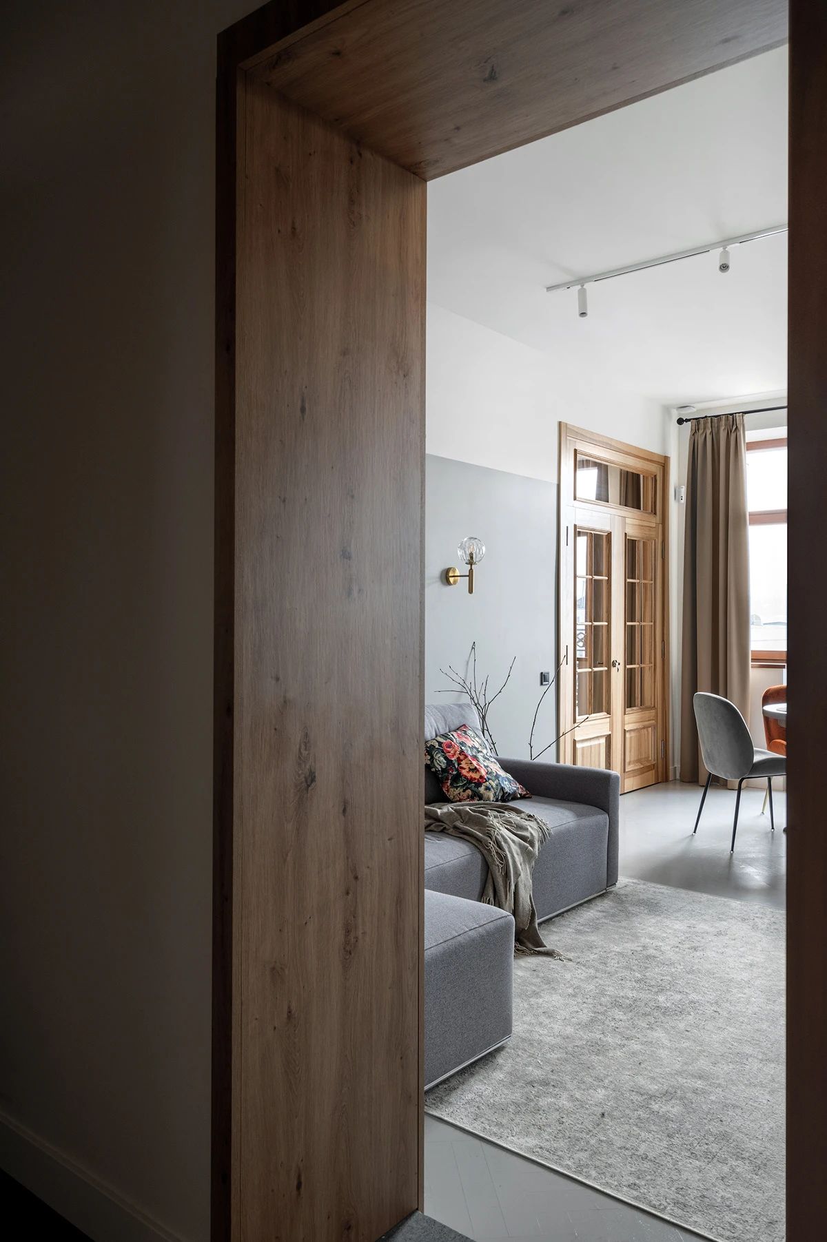 质朴原木单身公寓丨Oleksandr Maly-6