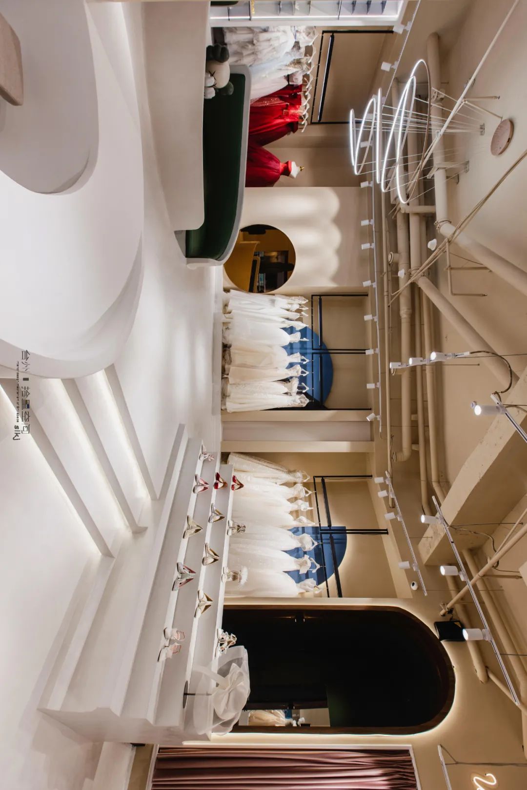 轻奢宫主婚纱店,展现独特审美体验-45