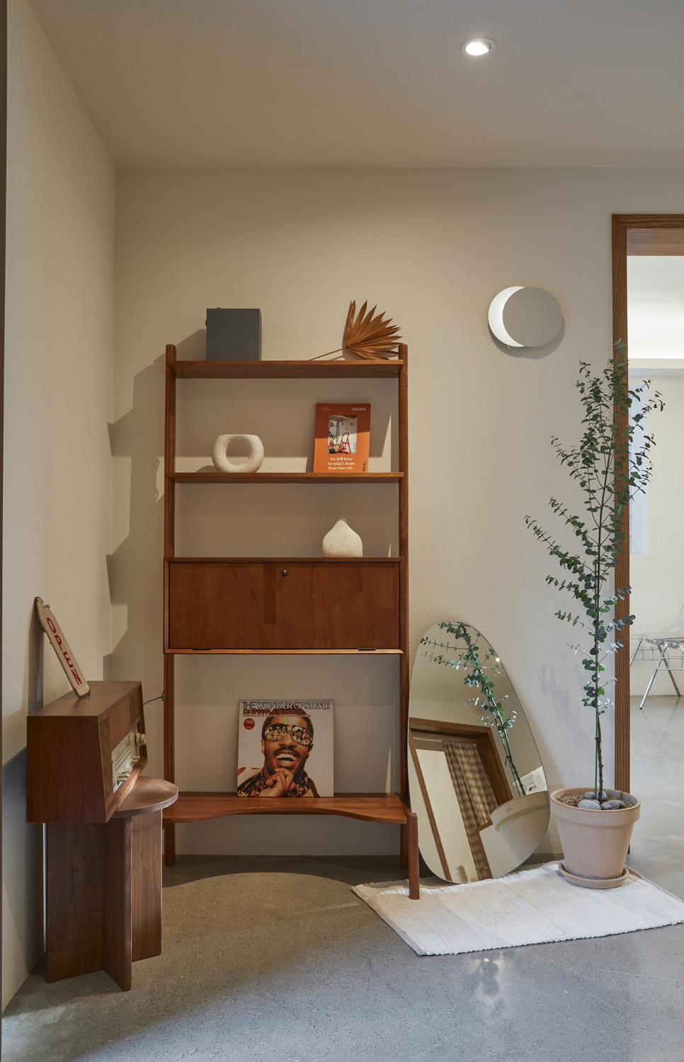 简约 37 平咖啡馆，白色与原木打造温馨空间-13