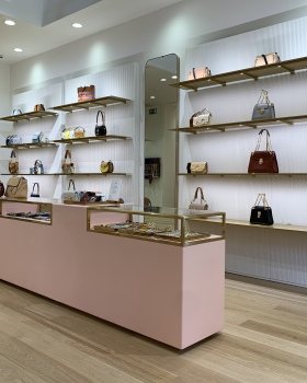 Chloé精品店视觉陈列与橱窗设计项目丨西班牙马德里