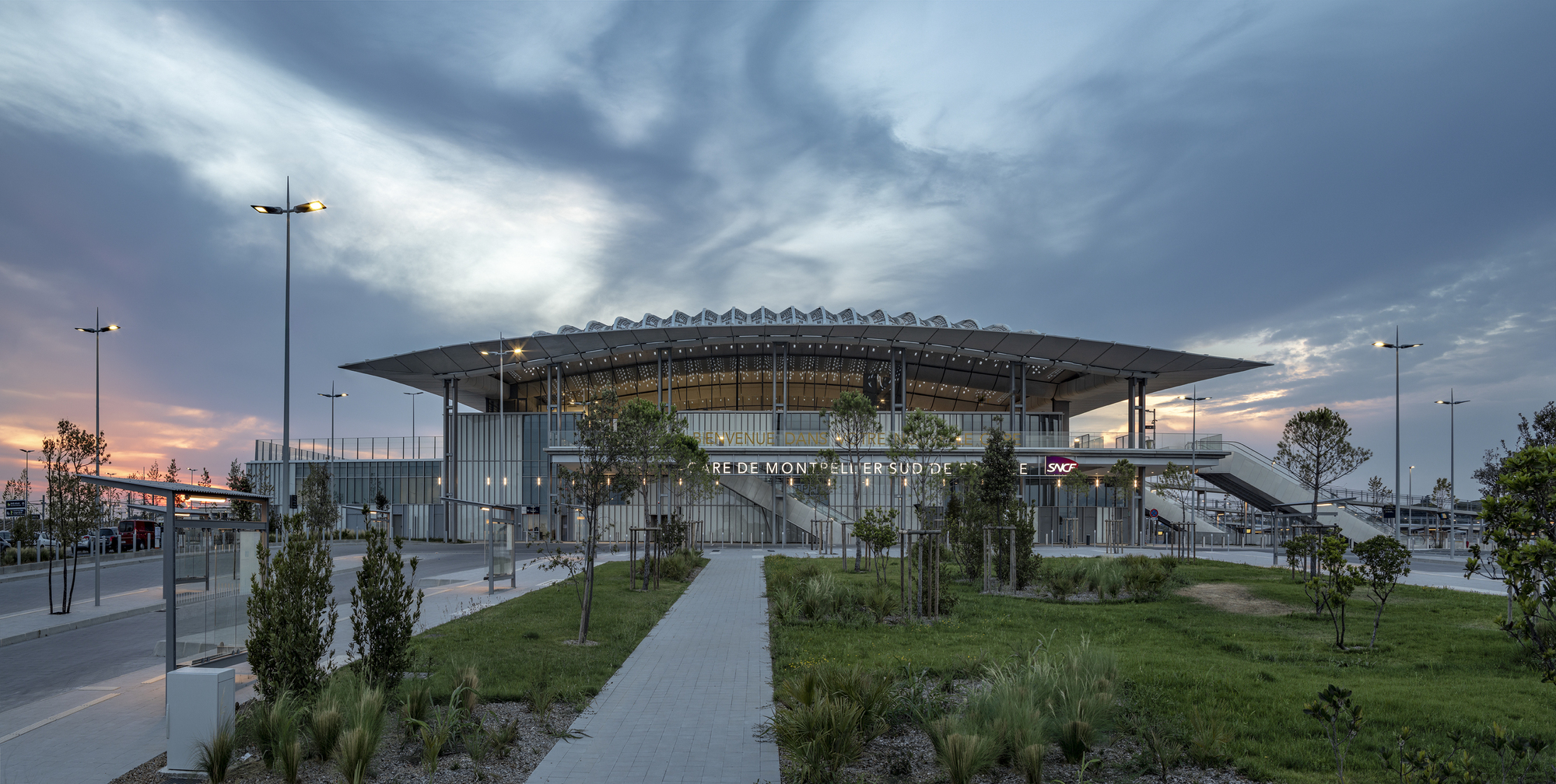 Montpellier 车站 | 光影艺术的极致呈现-24