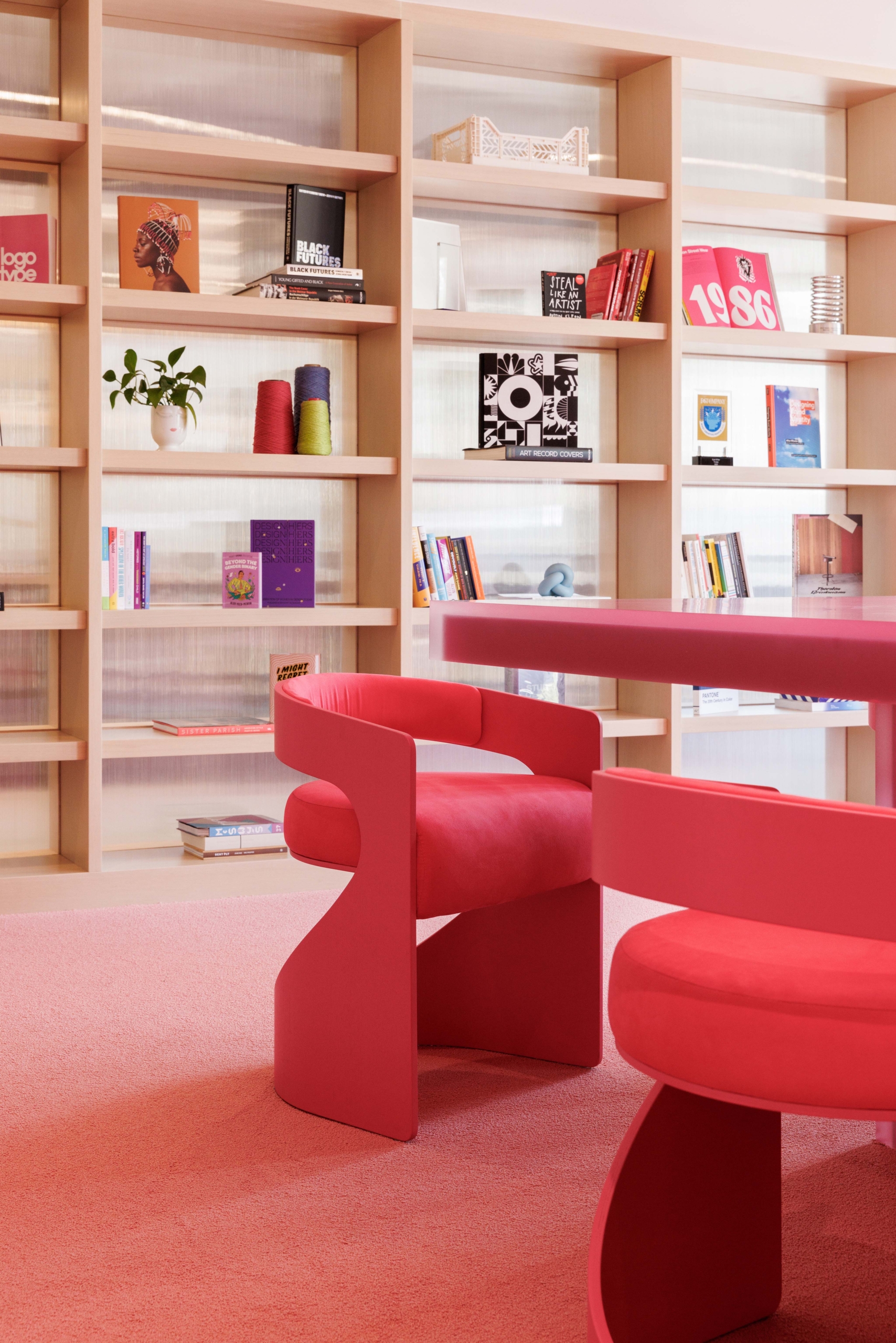 探探总部（注：若这里的Tinder不是探探所对应的英文，需根据具体情况确定，因为Tinder是国外一款知名约会交友应用，在国内被称为探探 ） 丨美国丨Rapt Studio-22