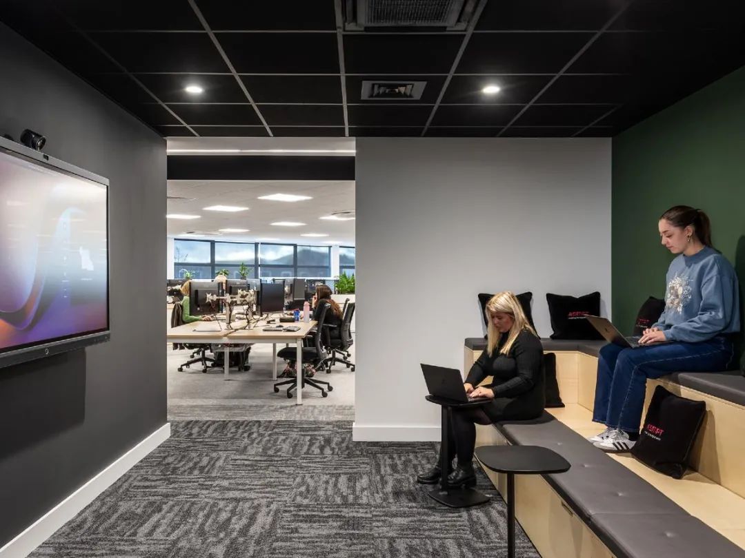 ASMPT SMT Solutions 英国韦茅斯新办公室设计丨Oktra-22