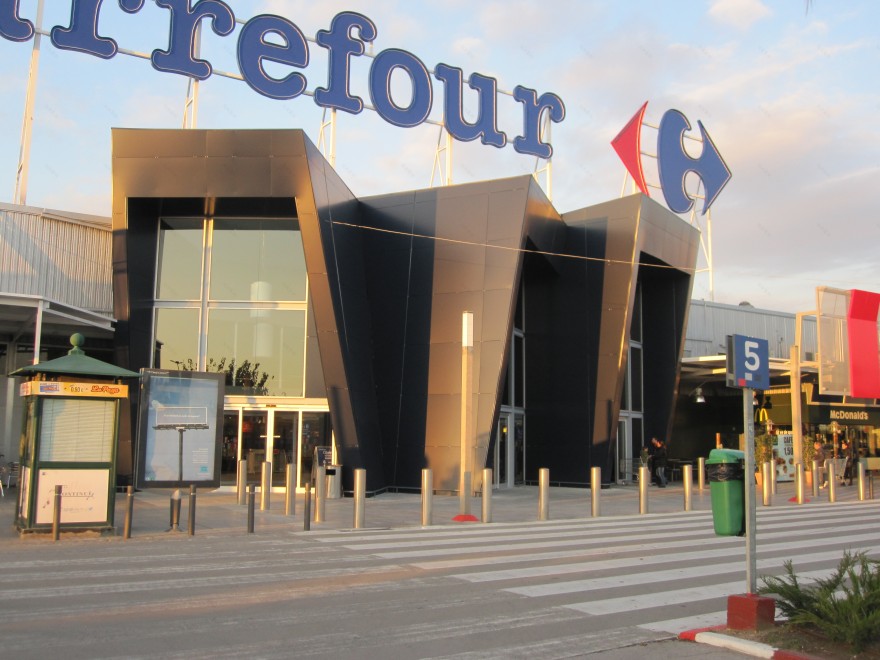 阳光下的购物中心复兴设计-4