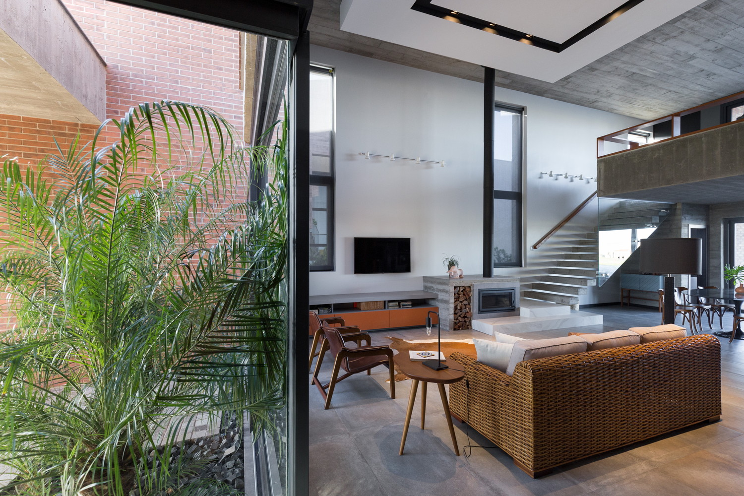 巴西湖景砖混别墅，和谐融入自然景观-26