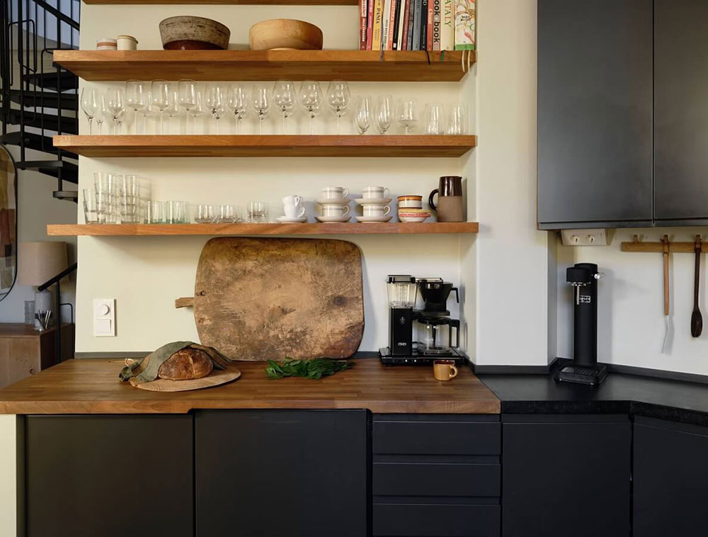 不规则房间和阁楼卧室:斯德哥尔摩的不寻常公寓-10