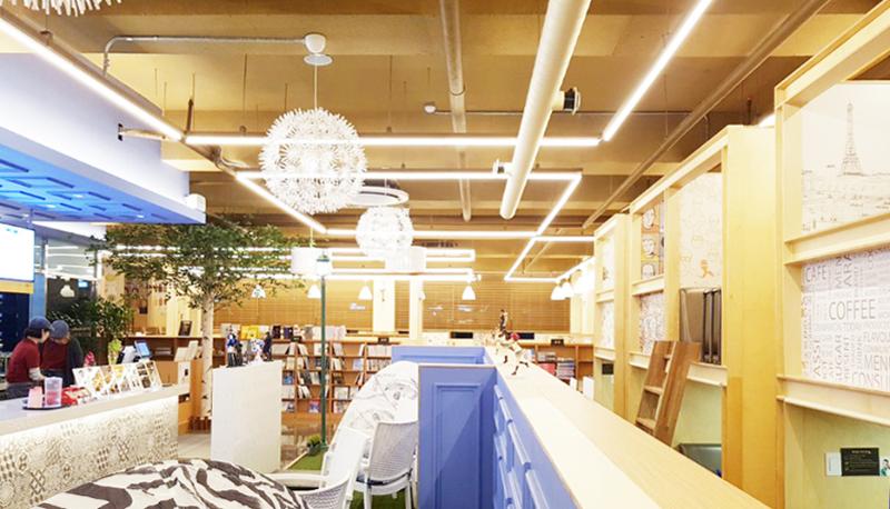 温馨 150 平漫画咖啡厅设计-7