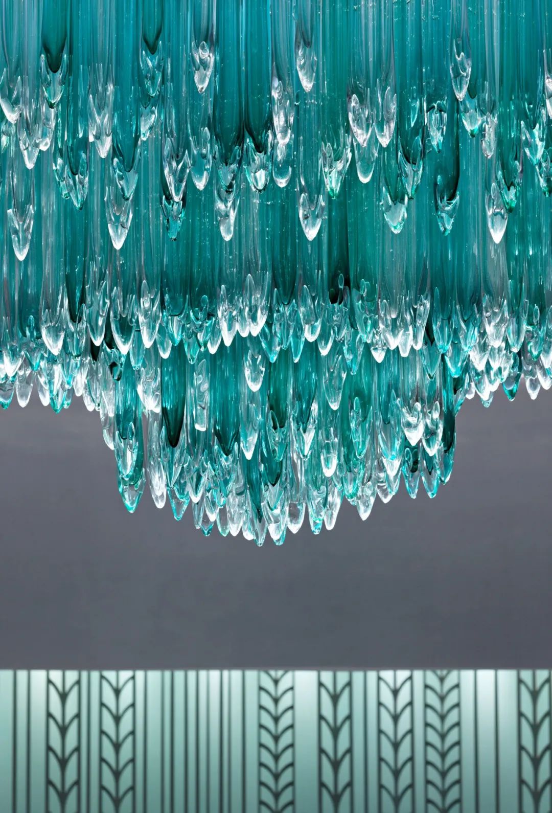 全球顶级珠宝商蒂芙尼（Tiffany＆Co）贝拉维塔门店设计，亮点灯光雕塑-26