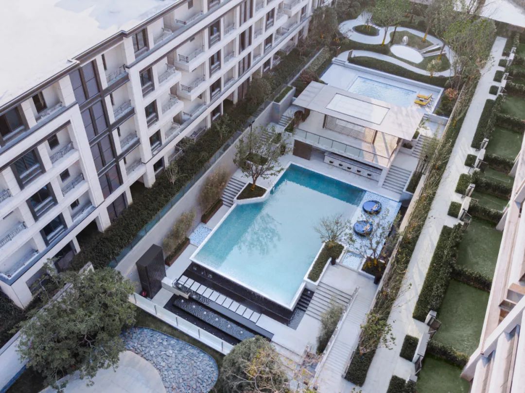 藏珑大境 | 悬浮泳池与自然共生的空中花园-23