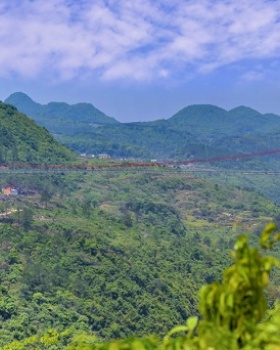 湟川三峡擎天玻璃桥