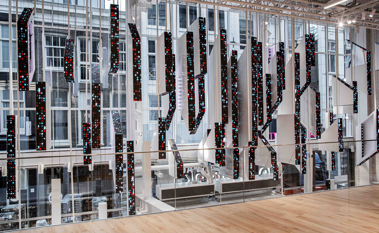 Amsterdam Bershka 旗舰店数字艺术设计-7