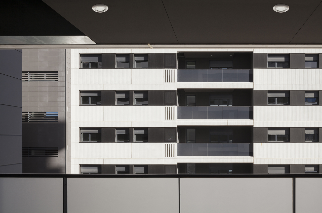 西班牙略夫雷加特住宅丨Estudio Rubio & Álvarez-Sala-31