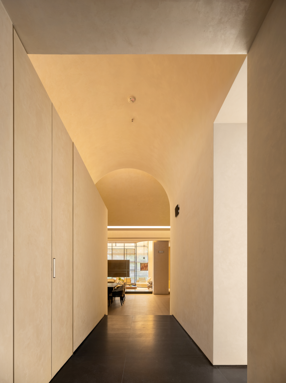 加拿大HV小管高压变频空气系统高迪家俱体验馆丨中国深圳丨迪笙设计-0