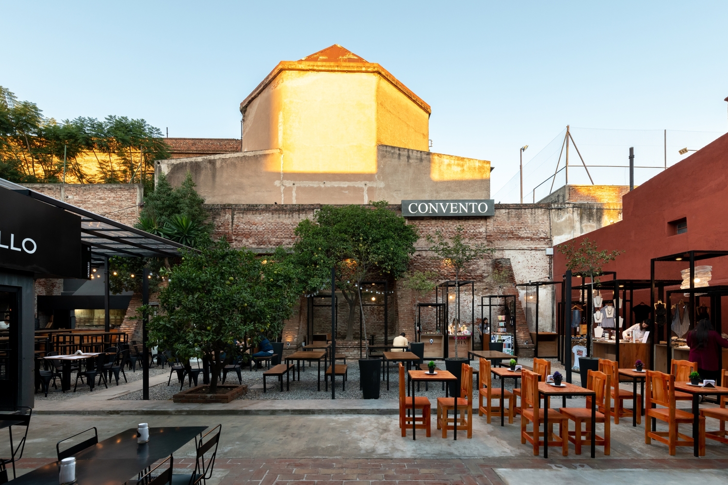 阿根廷百年修道院改造的购物中心-67