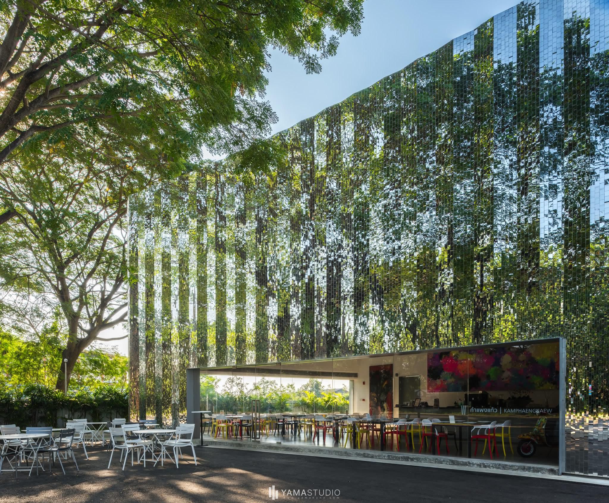 泰国maiiam当代艺术博物馆-俊朗的镜面不锈钢立面-1