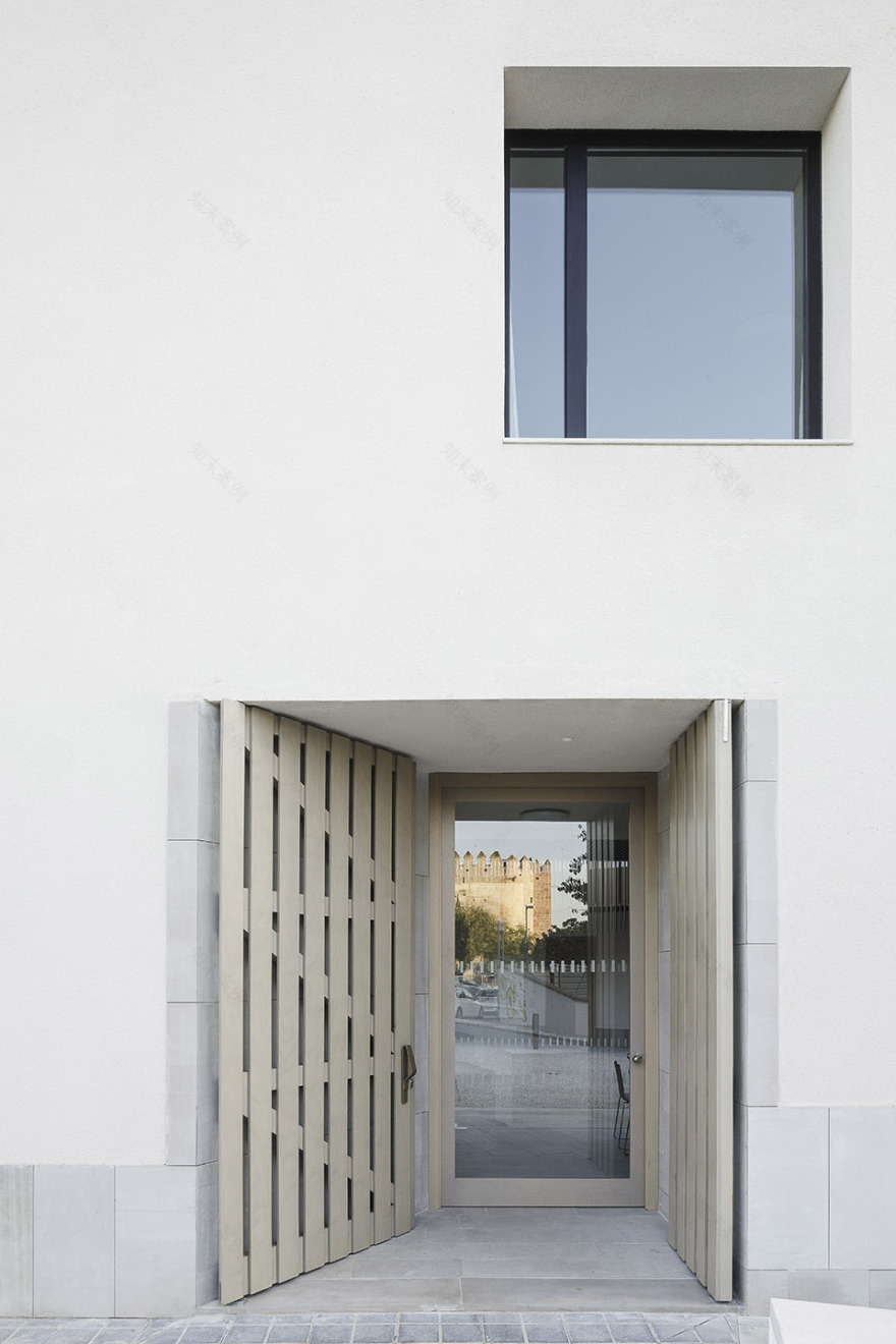 西班牙真理广场住宅楼-20