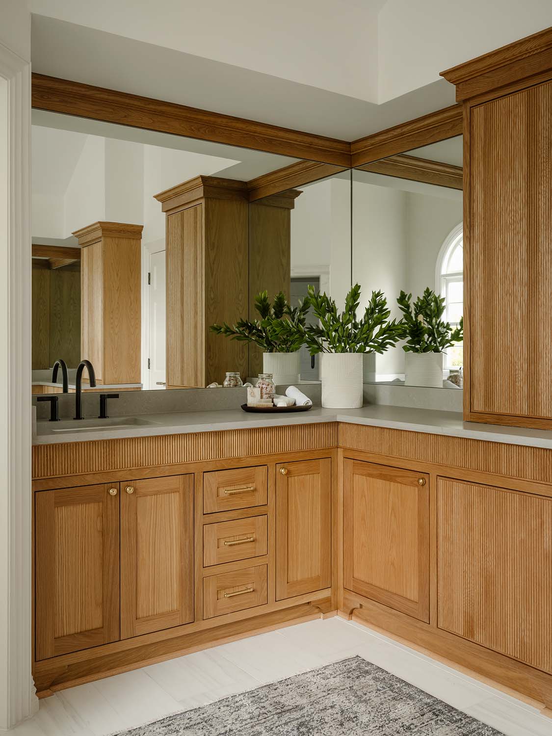 这里 Lu·e 表意不明确，难以准确理解其确切含义，无法完成整句准确翻译 丨Joshua Smith,Inc.-17