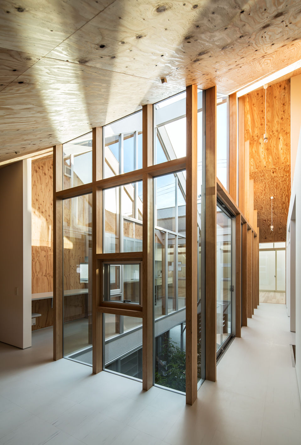 双屋共生,绿意盎然的家庭住宅-22