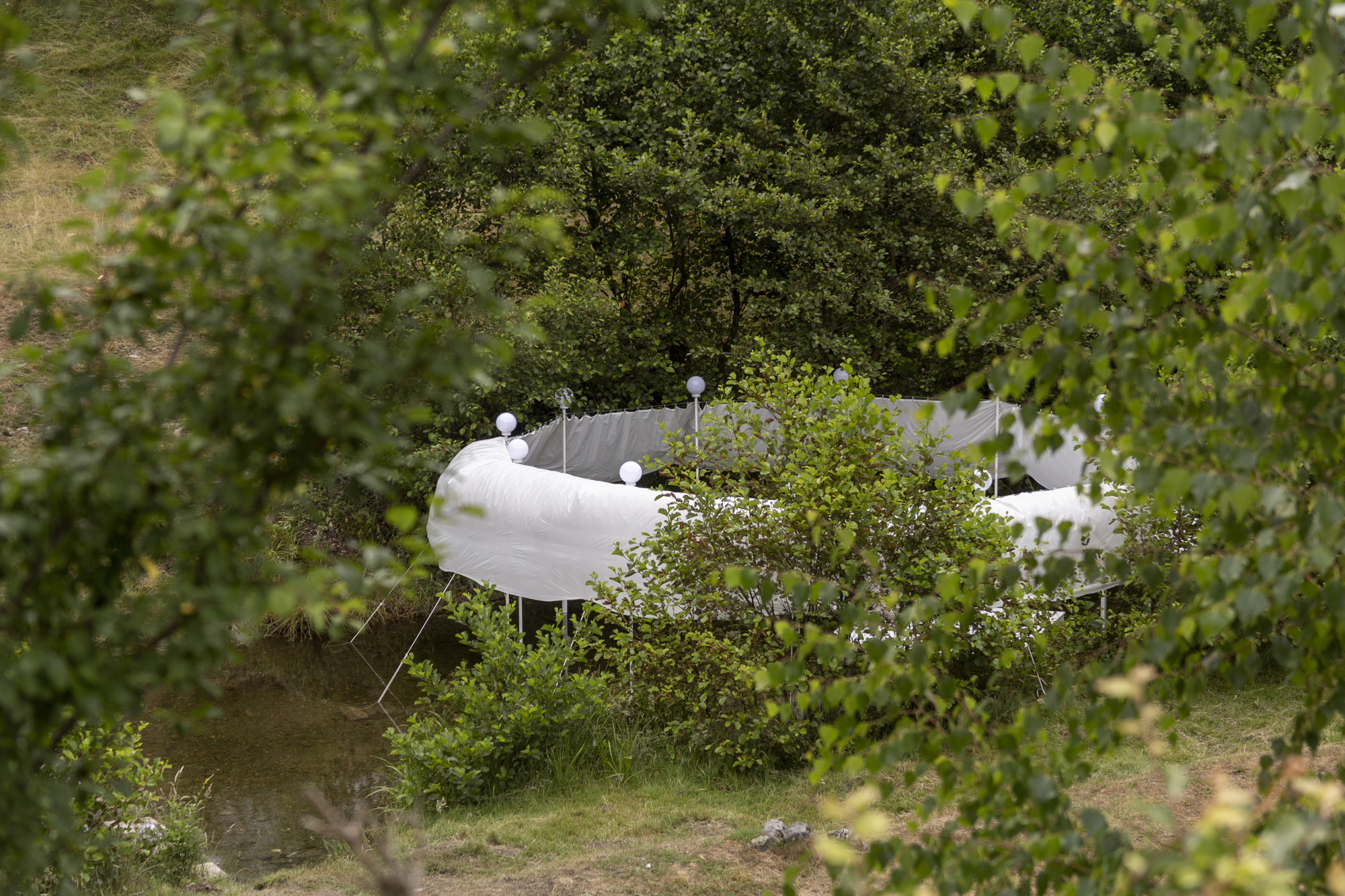 Temporary Installation at a Mountain River / atelier VRAC-26
