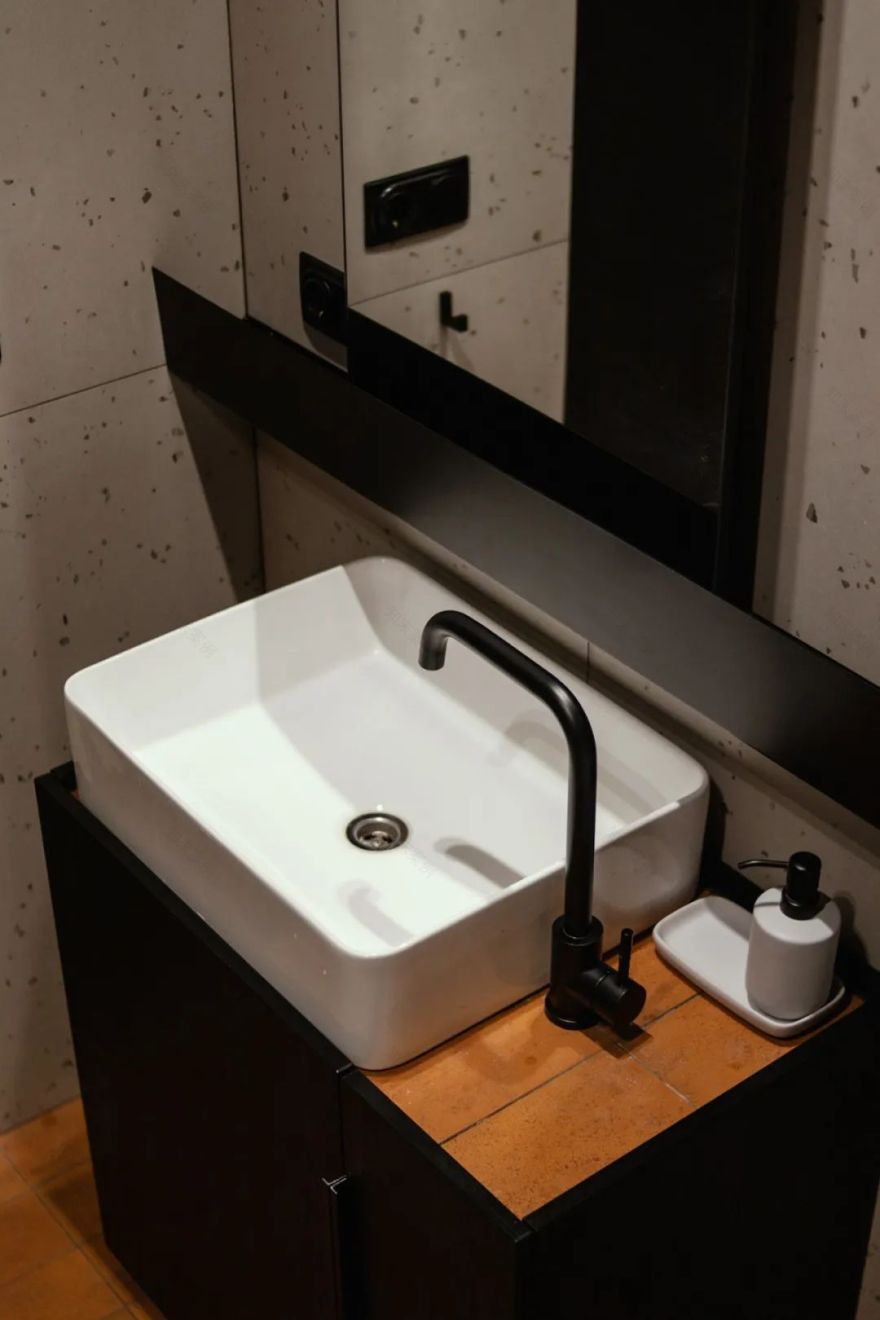 乌克兰极简主义公寓丨MARRA GROUP-54