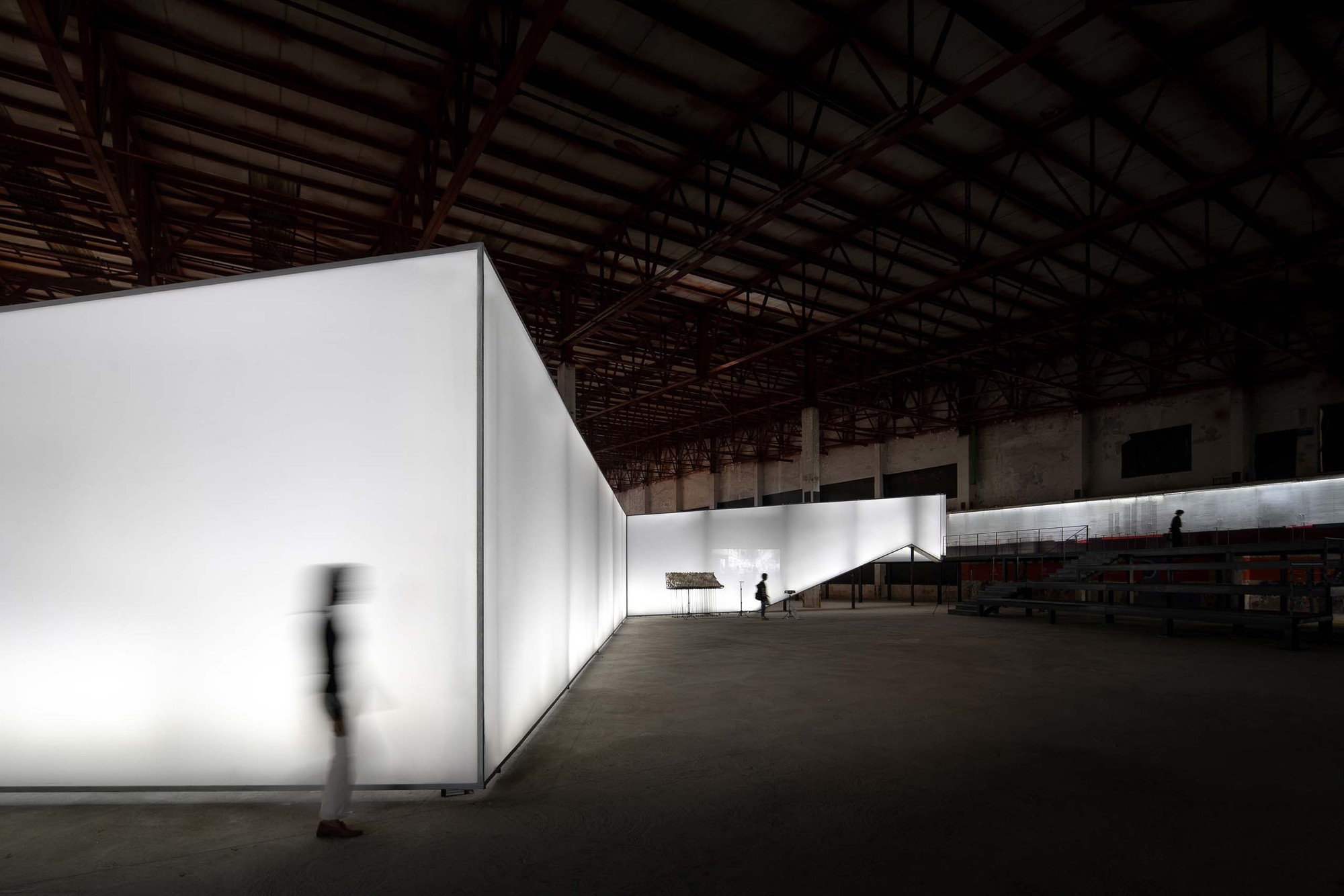Folded TIME-LIGHT-LINE Installation / ATELIER XI-19