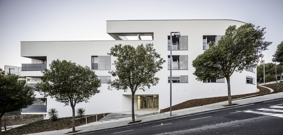 巴塞罗那 44 套住宅楼-12