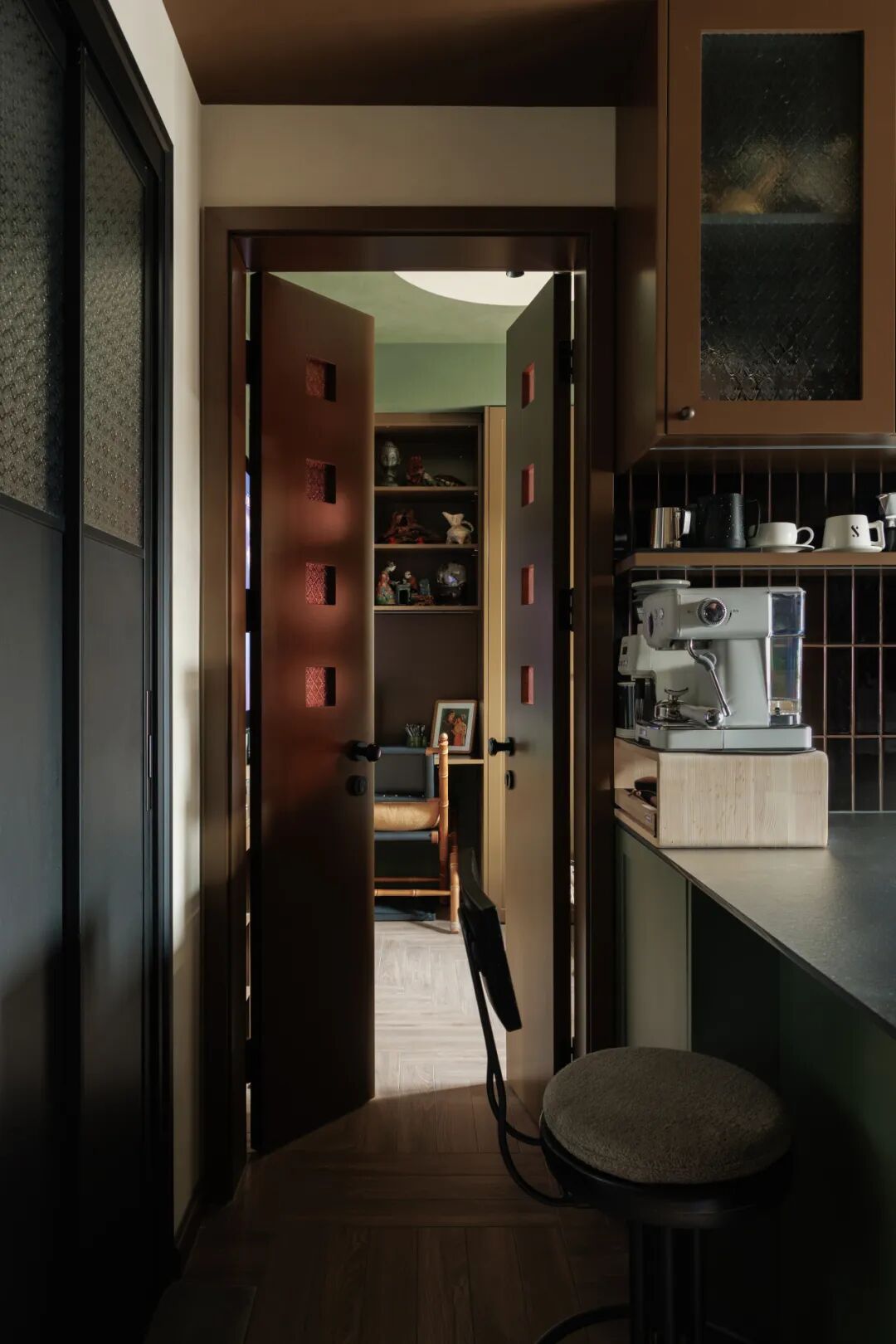 SAS边角边|故宫旁“老破小”变身复古两居-114