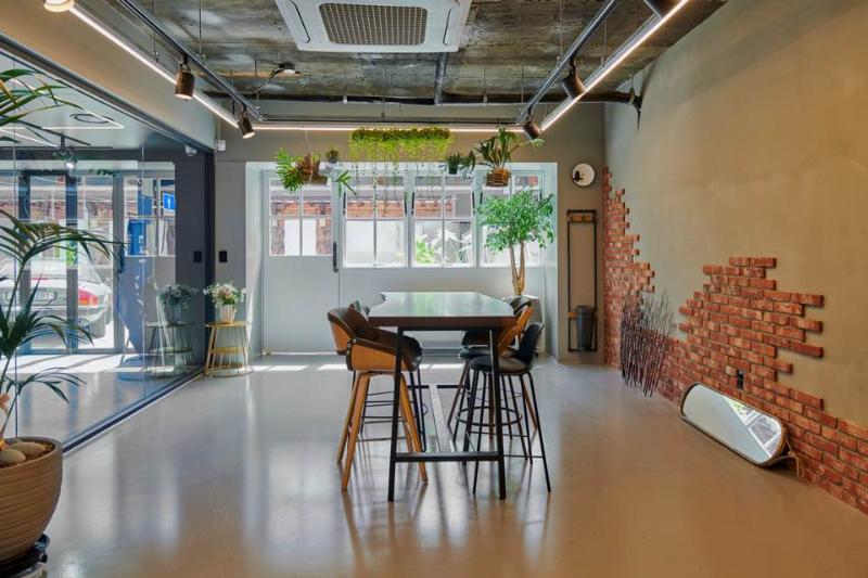 现代氛围的 50 平汽车美容店设计-17