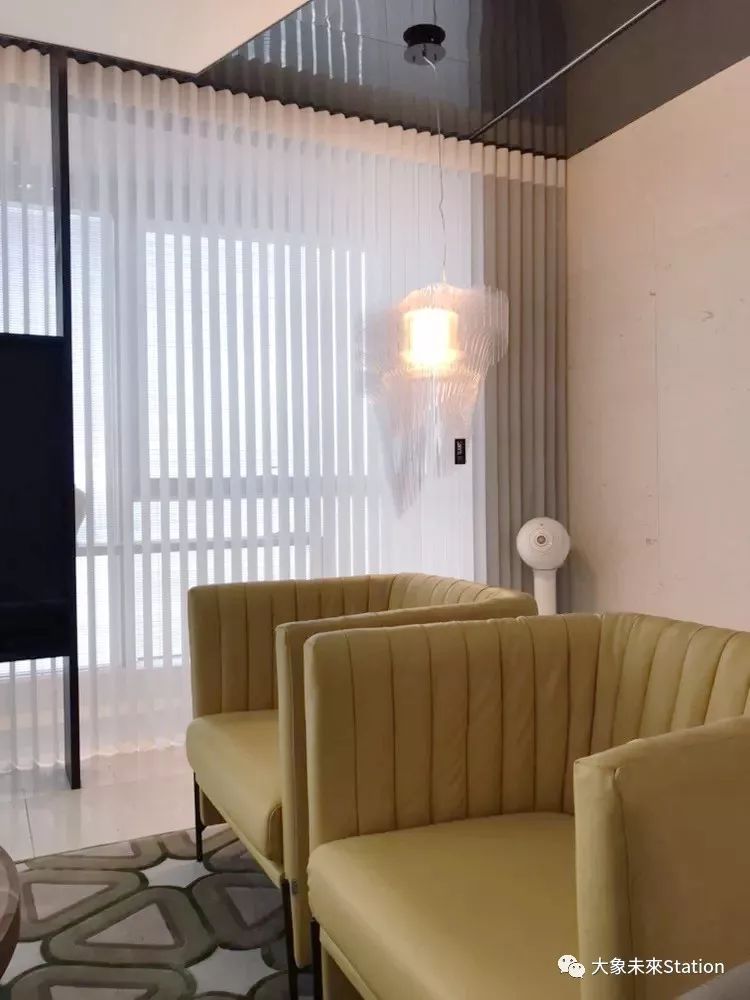 珠江畔的天誉半岛杨宅,融入 270 度江景的现代设计-71