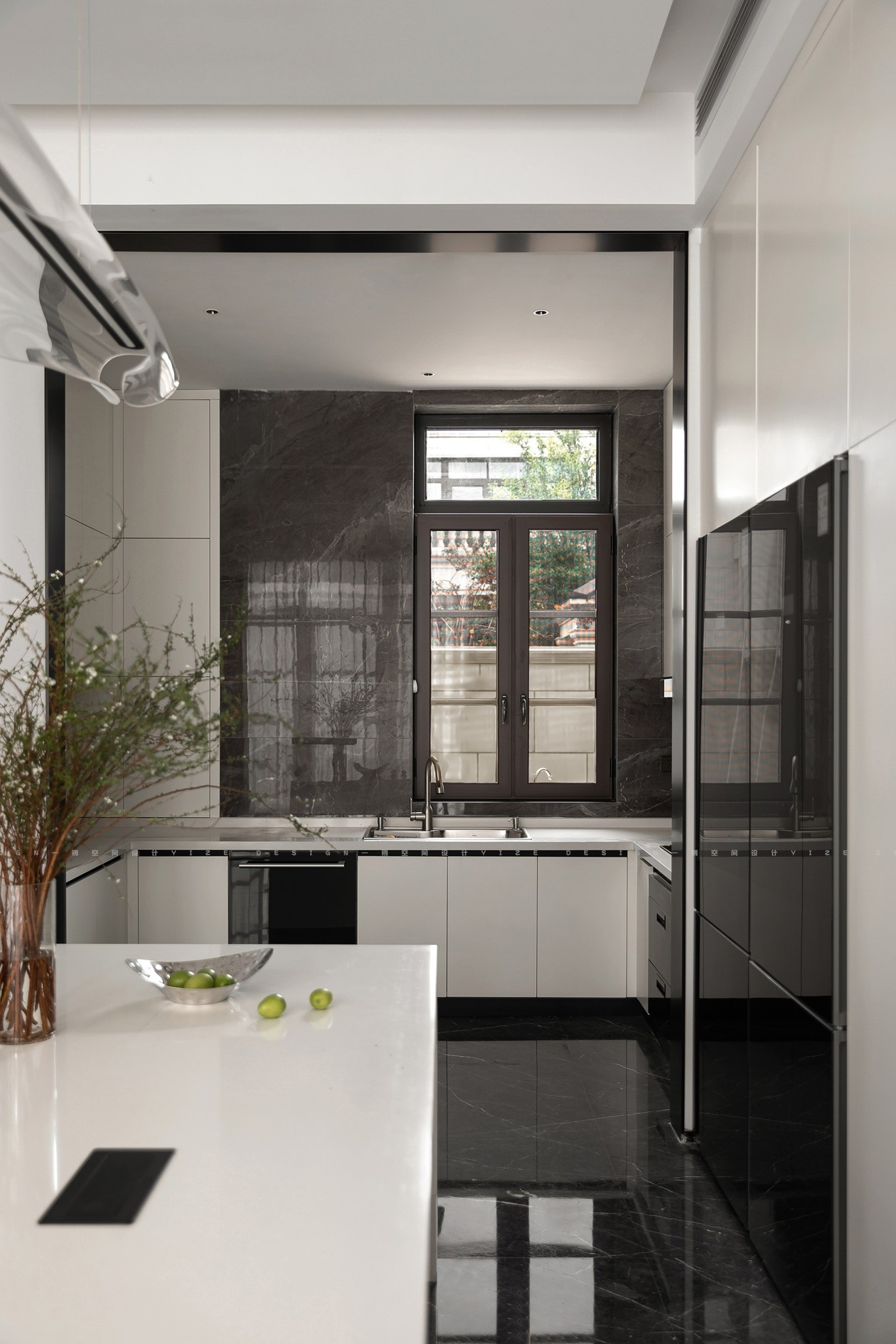 悬浮楼梯下的现代极简别墅设计丨中国杭州丨赵艺哲设计团队-30