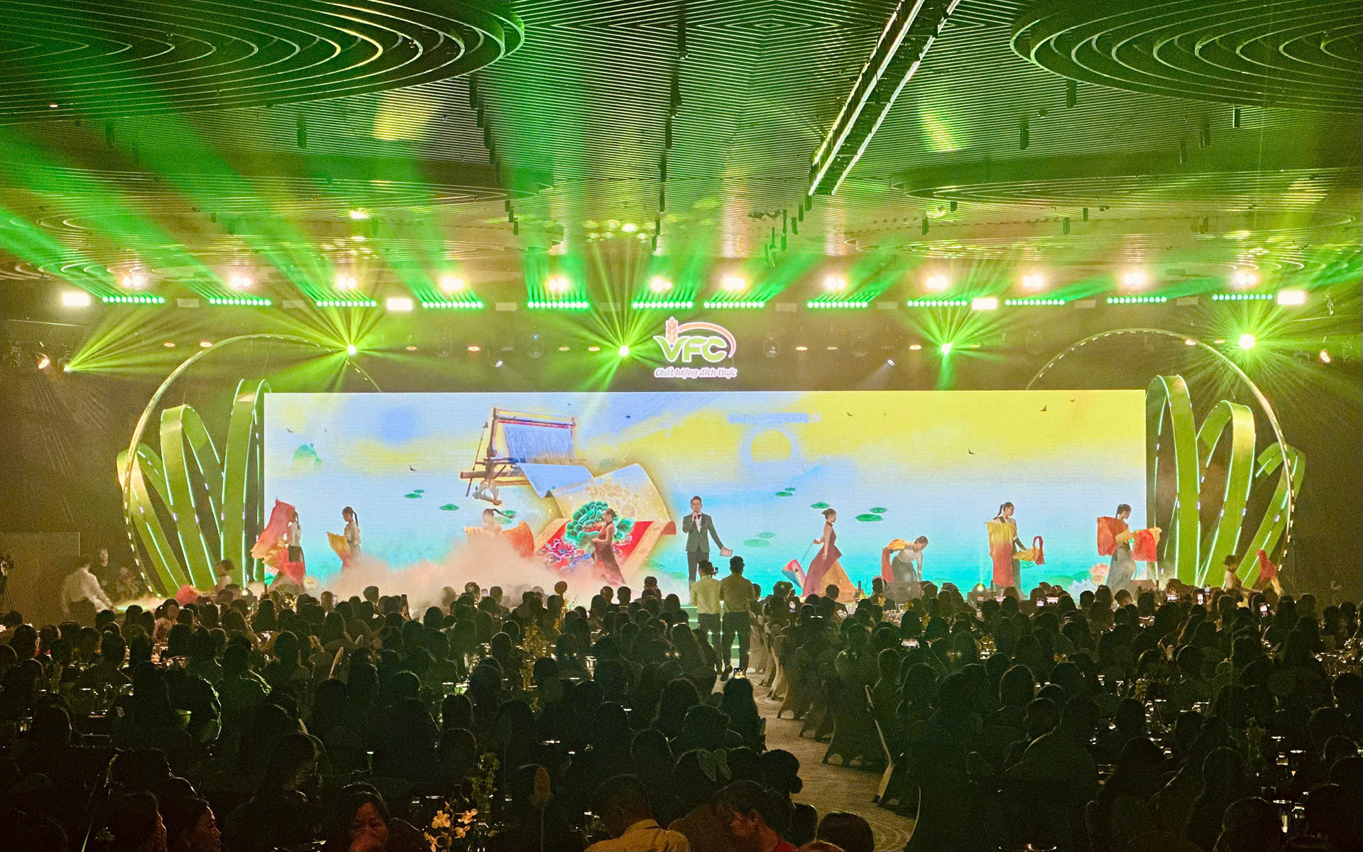 HÀNH TRÌNH RỰC RỠ-23