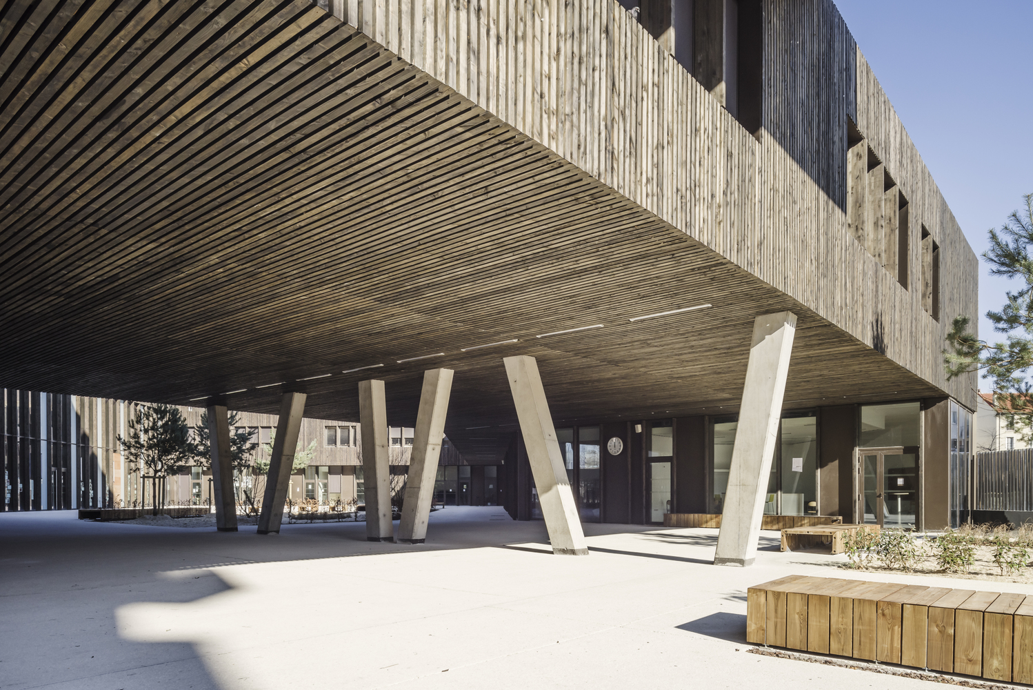 法国LycéeLa Plaine中学-19