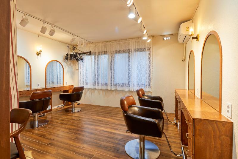 17 坪美妆店，打造简约居家风格-9