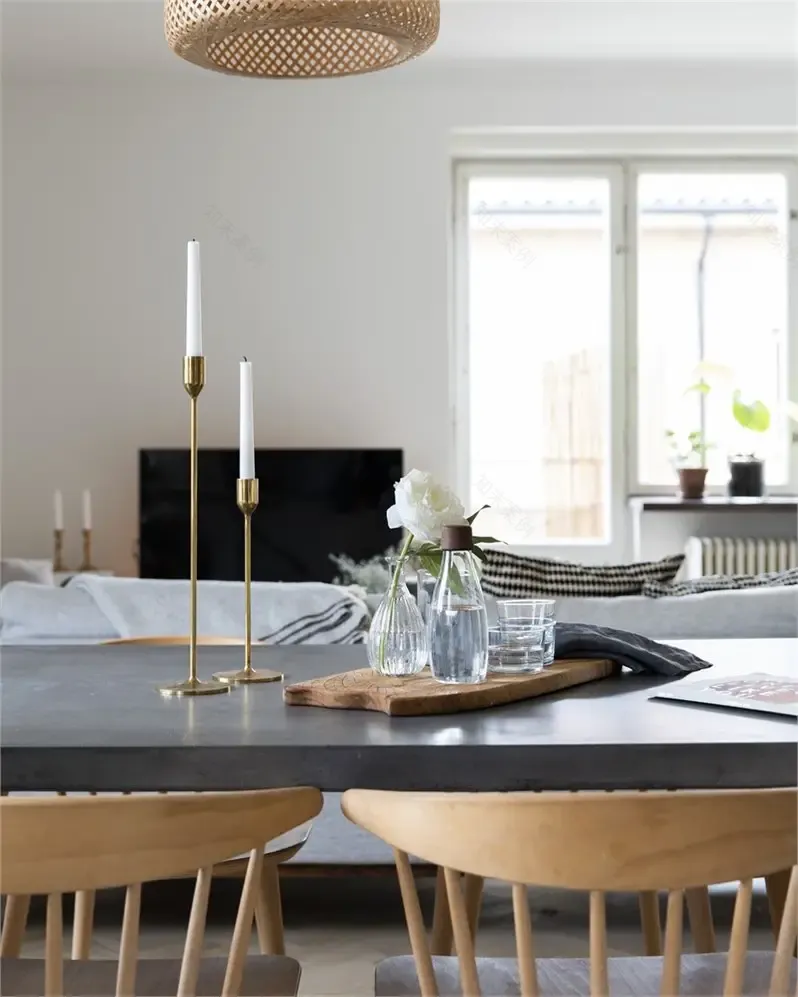 优雅双层公寓,阁楼卧室的独特魅力-8