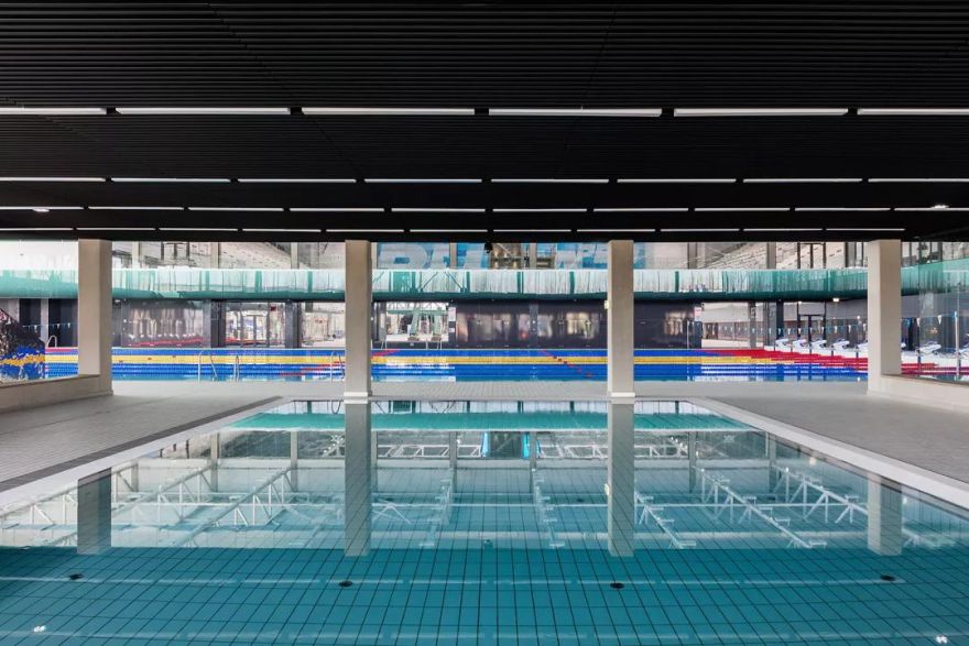 波光粼粼的多瑙河畔游泳馆,布达佩斯 Duna Arena-61