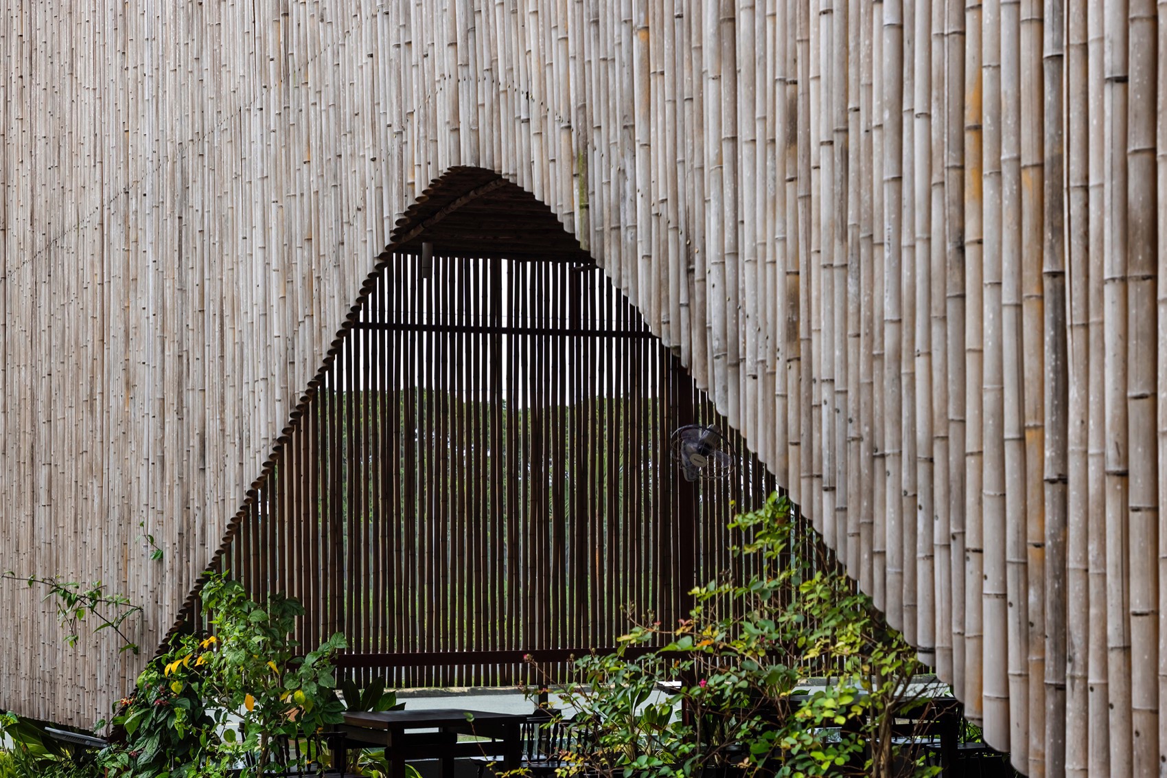 Nhà Tú花园餐厅丨越南丨Long Nguyen Design-28