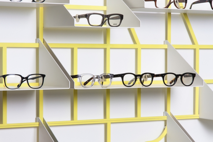 圣彼得堡清新宜人的26平米眼镜专卖店P Y E Store-1