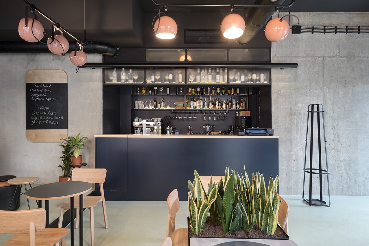 塞尔维亚 Autori Architects 设计现代水泥咖啡馆，色彩优雅展现别致空间-0