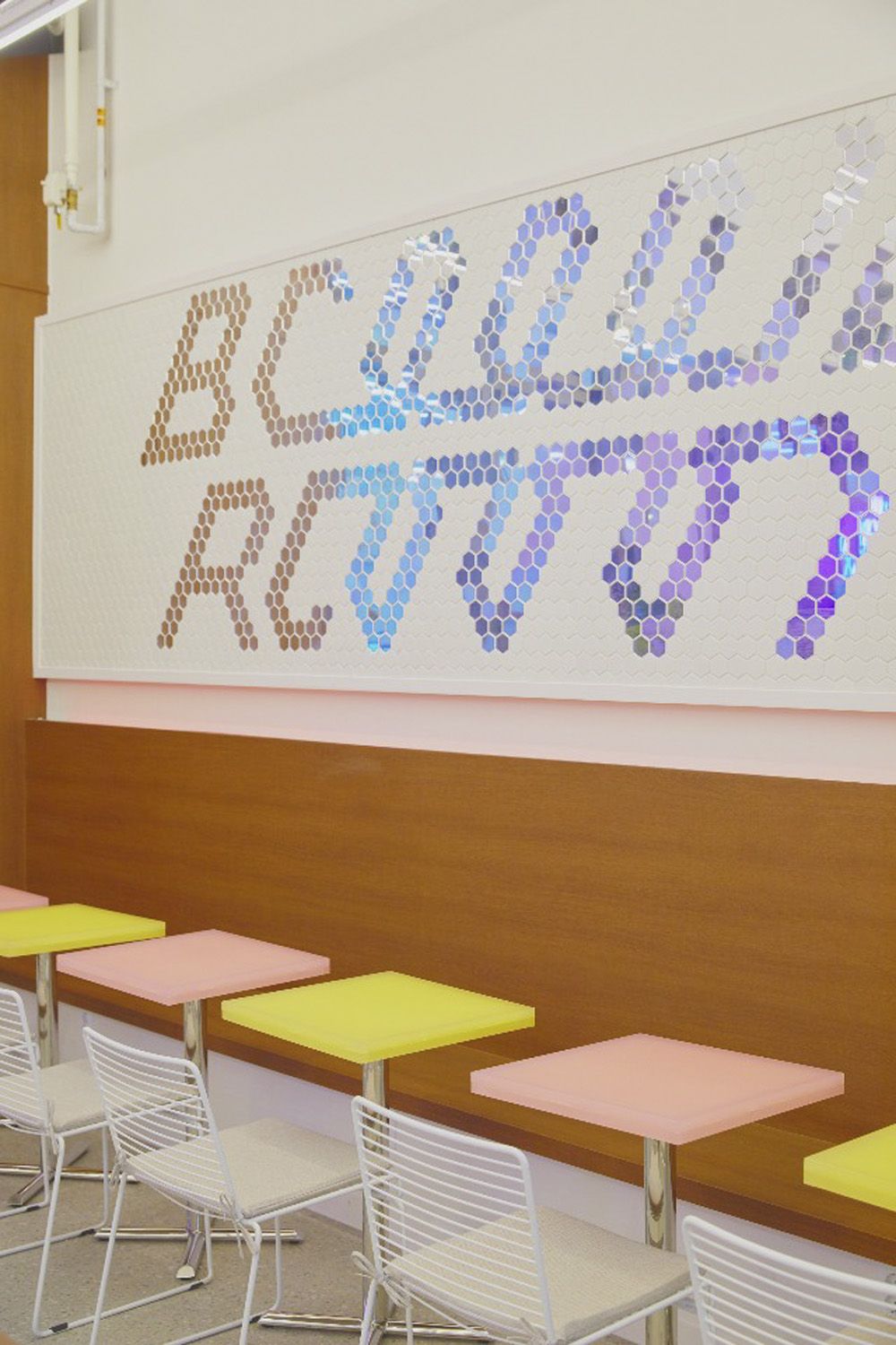 20 坪极简专卖店设计，彰显精致品味-9