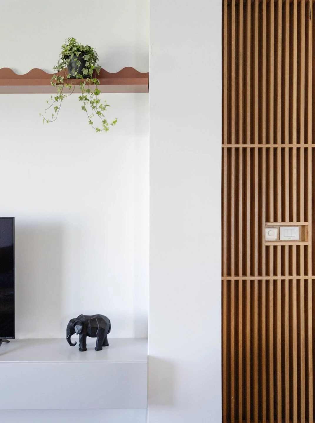 逃离现实的黑色厨房·Rozë 公寓丨普里什蒂纳-23