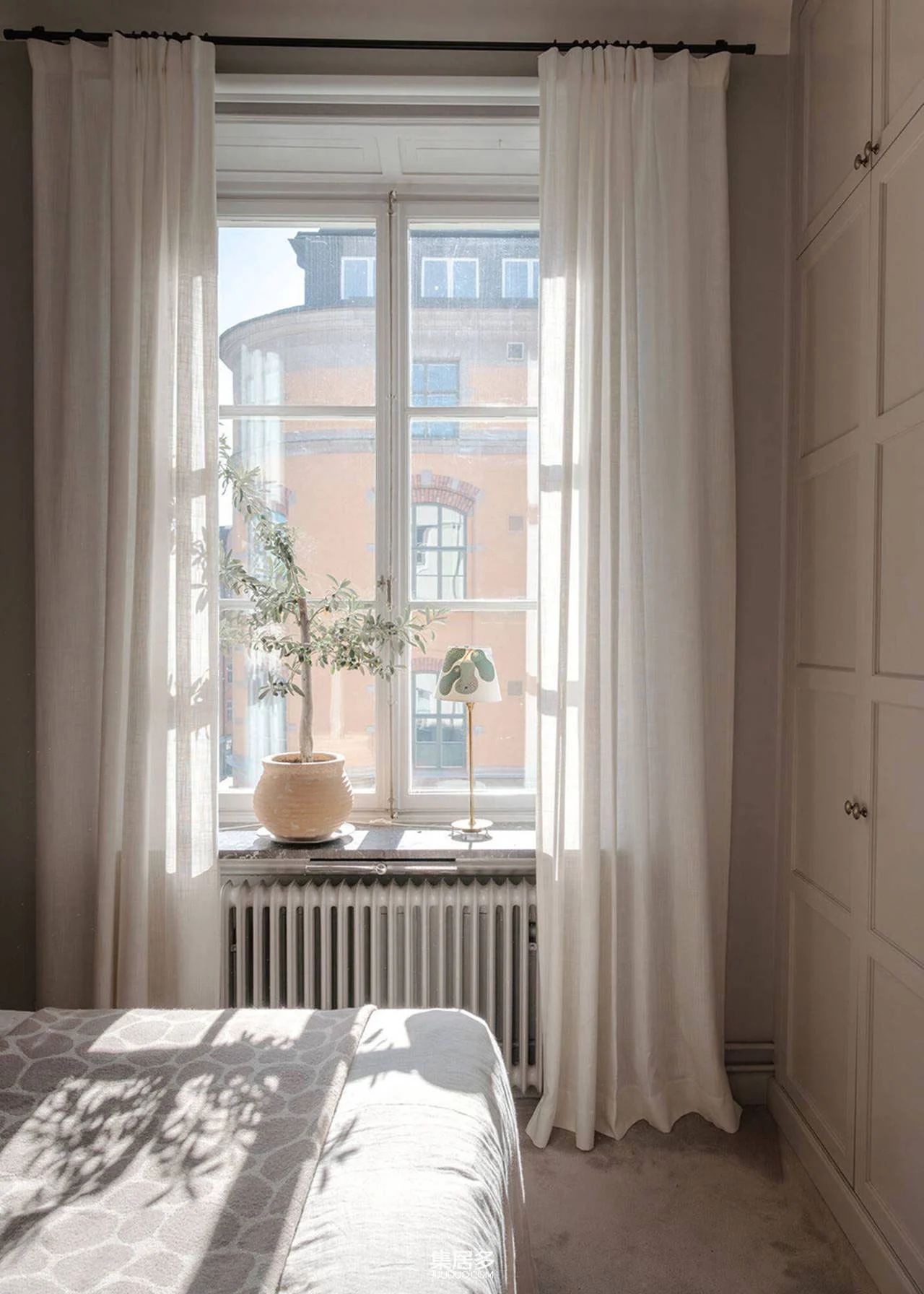 创意四溢的白色斯堪的纳维亚公寓丨瑞典斯德哥尔摩-27