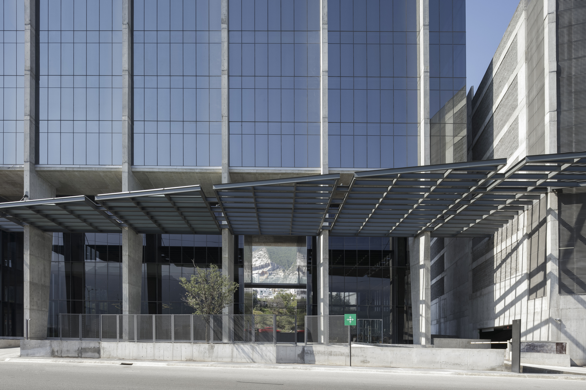 墨西哥 Monterrey Albia 办公大楼-13