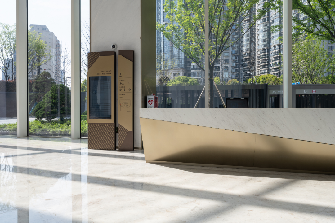 上海国华金融中心,黄浦江畔 灯塔相望丨中国上海丨上海柏熙标识有限公司-77