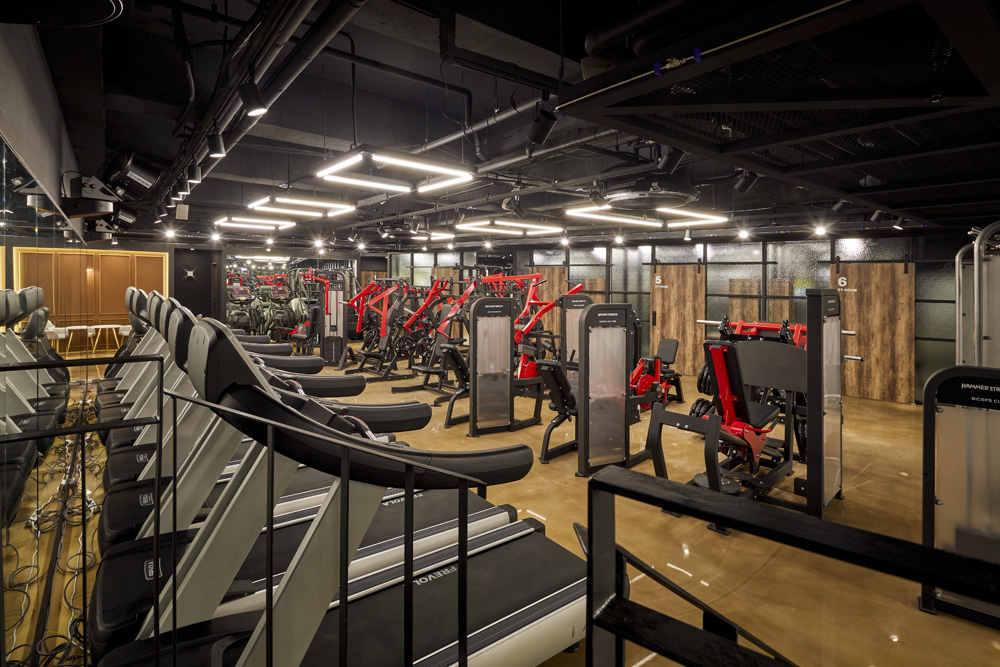 黑钛金质感，140 平健身中心设计诠释现代风尚-18