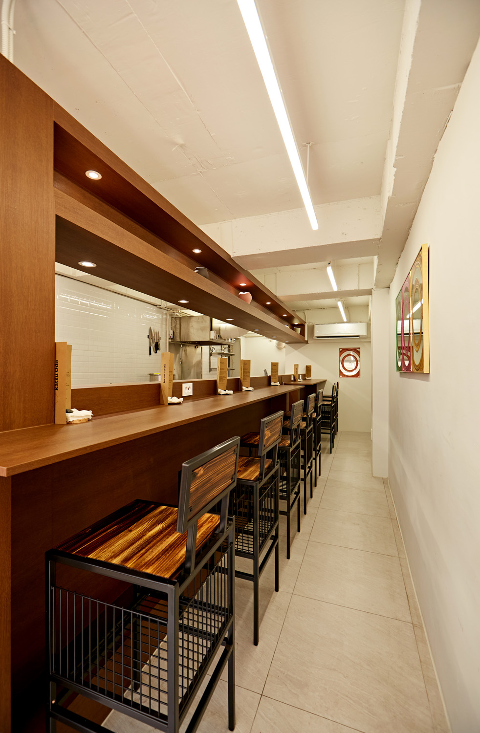 白色与木质的极简设计，打造 11 平的小户型公寓-8