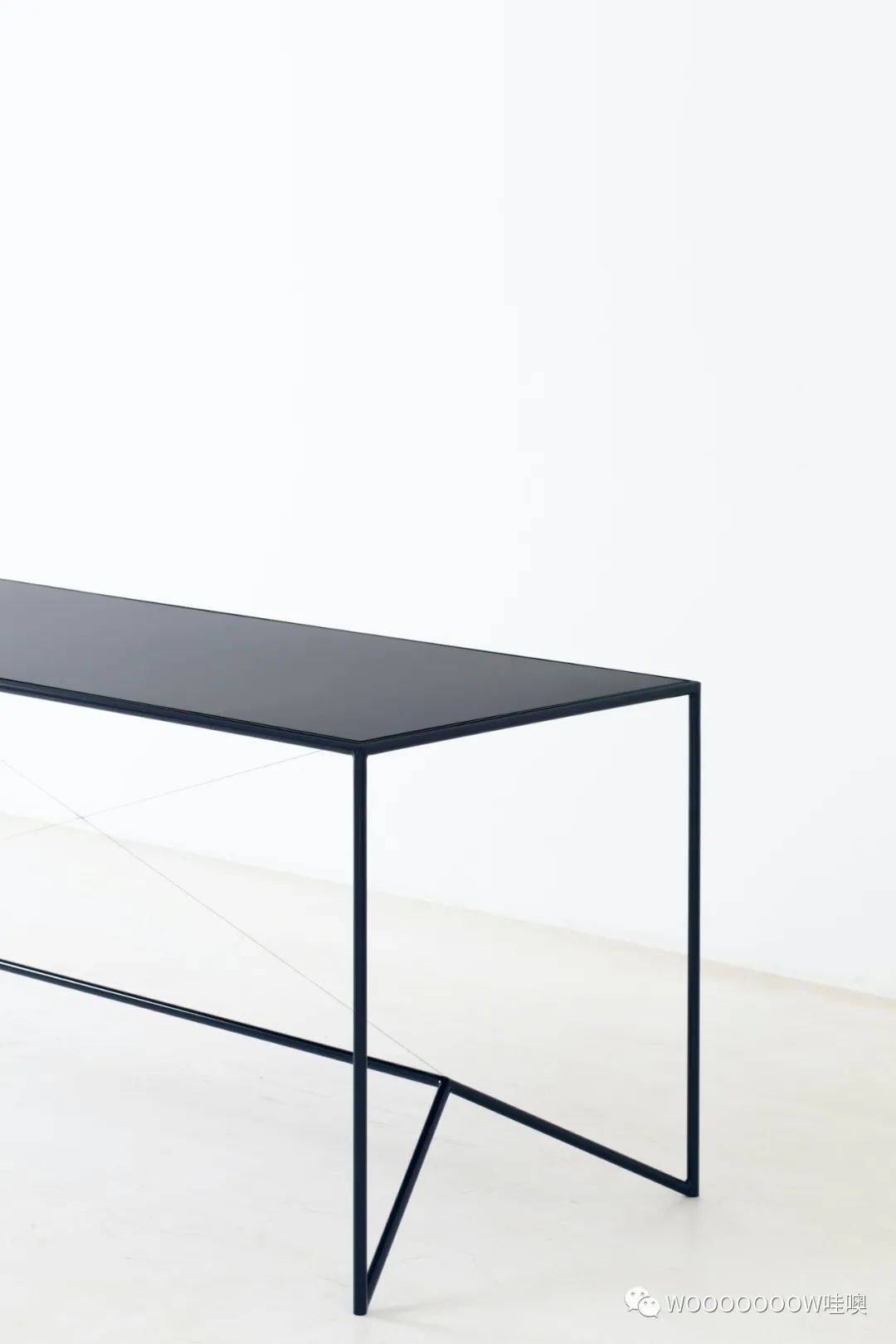 色彩斑斓的比利时手工钢制桌子-7