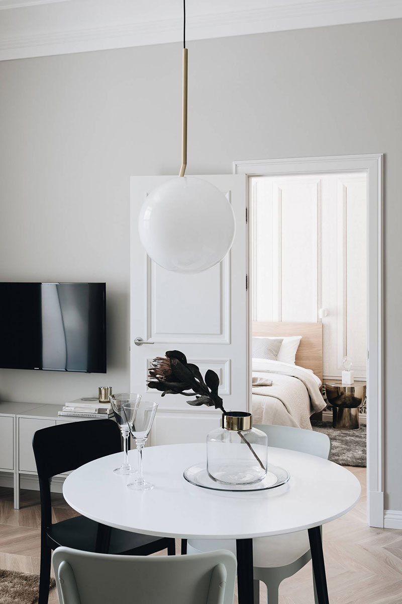 圣彼得堡中心区的迷人白色公寓设计-9