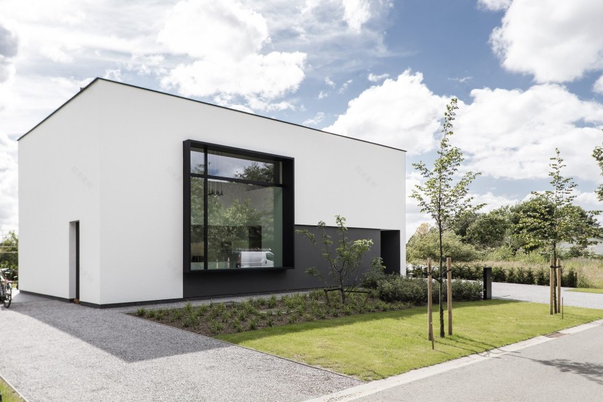 朱玛设计“飞屋”家居,紧凑布局中心壁炉成亮点-17