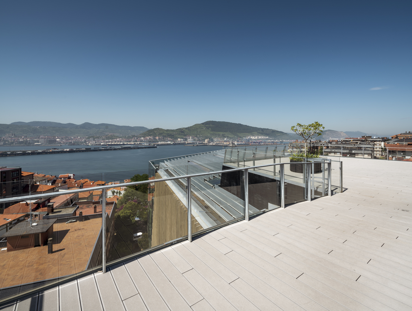 融合圣尼古拉斯教堂的西班牙音乐学校设计-41