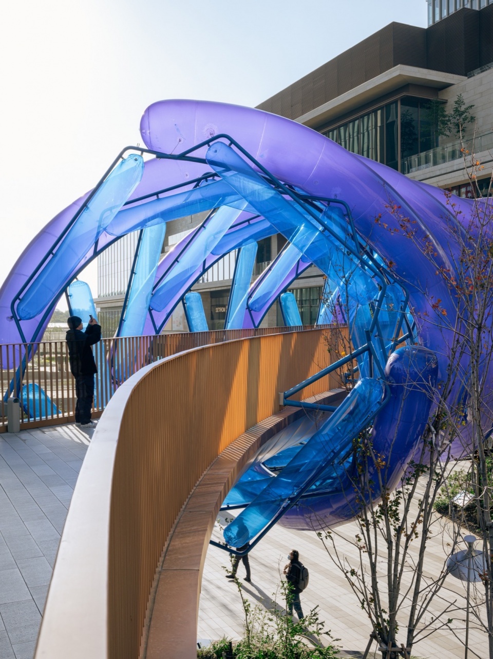 旋膜廊桥和六角金星丨中国上海丨众建筑,众建筑&友谊万岁-65